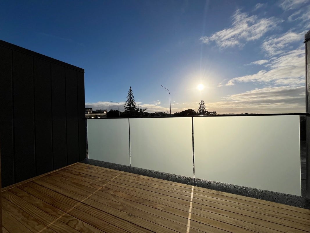2/506 Glenfield Road, Bayview, Auckland - Carousel 2