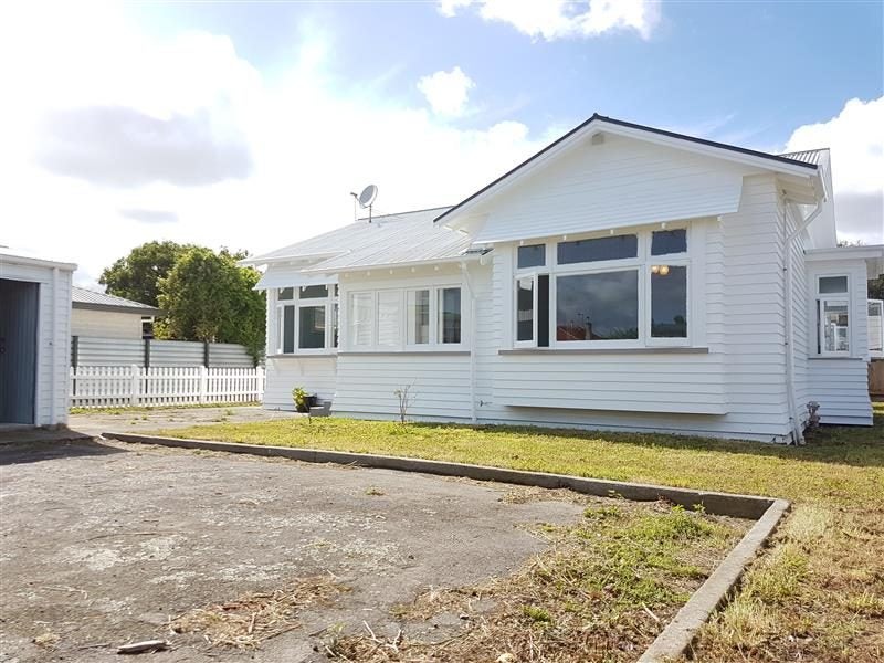 136 Ferguson Street, West End, Palmerston North - Carousel 1