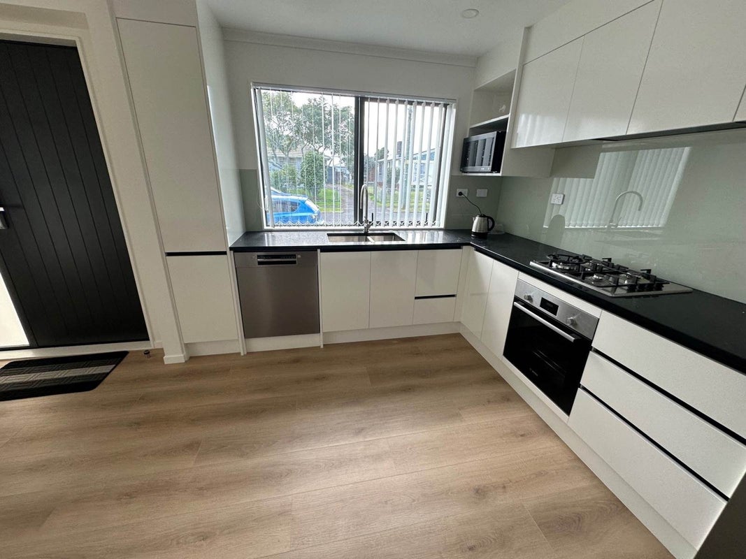 8A Gardiner Grove, Mangere East, Auckland - Carousel 2
