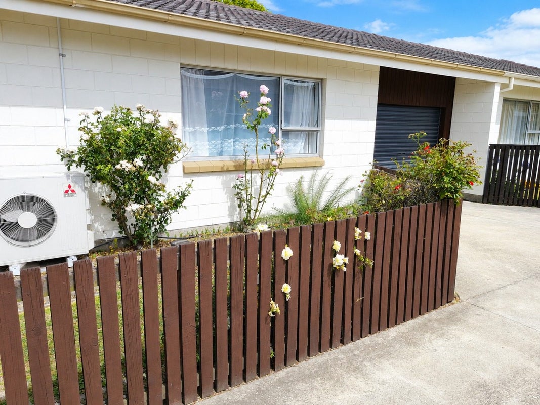 1/64 Brynley Street, Hornby, Christchurch - Carousel 1