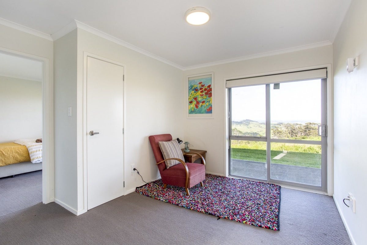 1629 Kaipara Coast Highway, Warkworth - Carousel 13