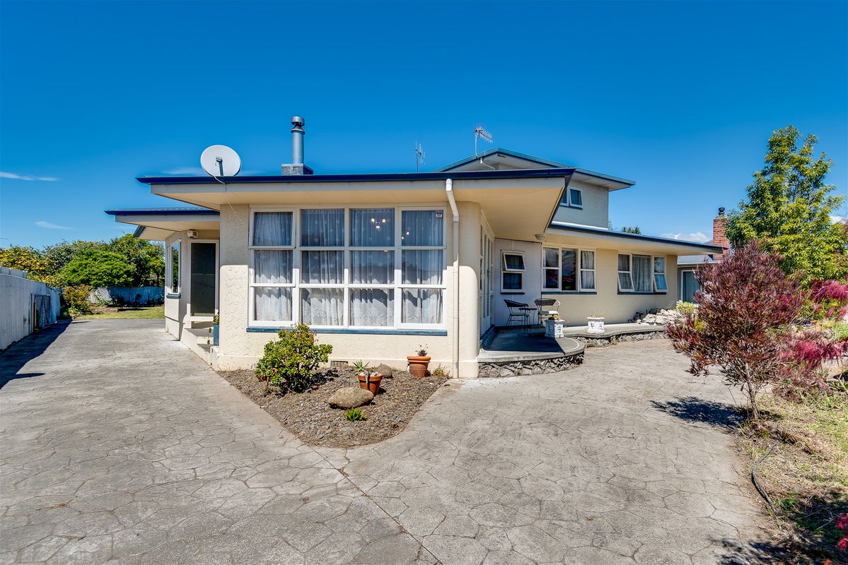 60 Menin Road, Onekawa, Napier - Carousel 1