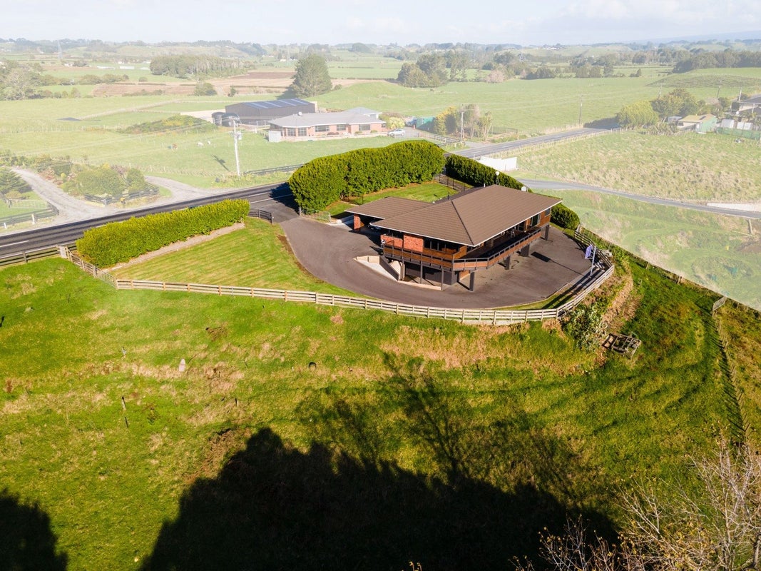 354 Henwood Road, Hillsborough, New Plymouth - Carousel 1