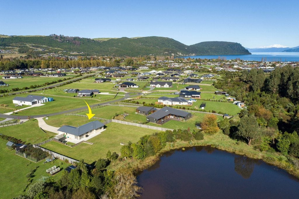 6 Kanuka Grove, Kinloch, Taupo - Carousel 2