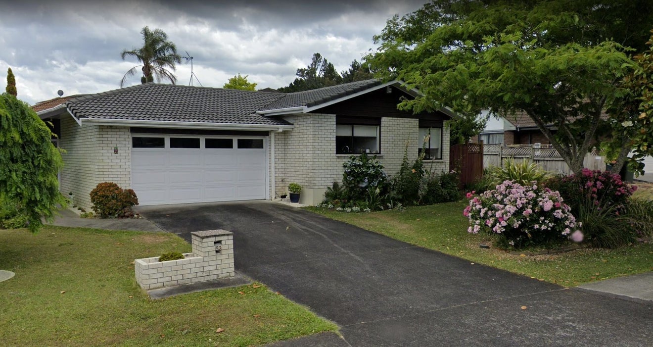 53 Golfland Drive, Golflands, Auckland - Carousel 1