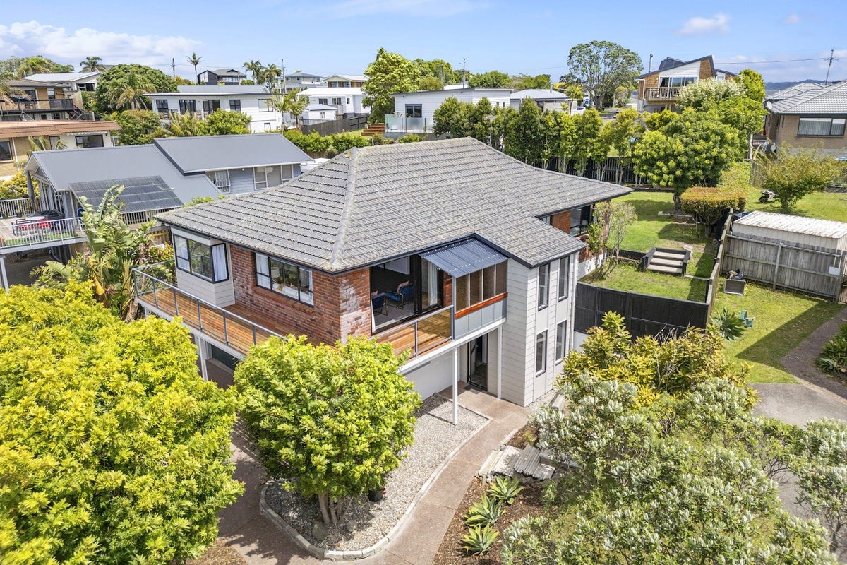 8 Rakino Avenue, Manly, Whangaparaoa - Carousel 1