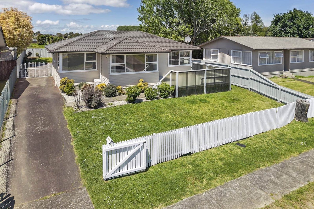 6 Coptic Place, Mangere East, Manukau City, Auckland - Carousel 2
