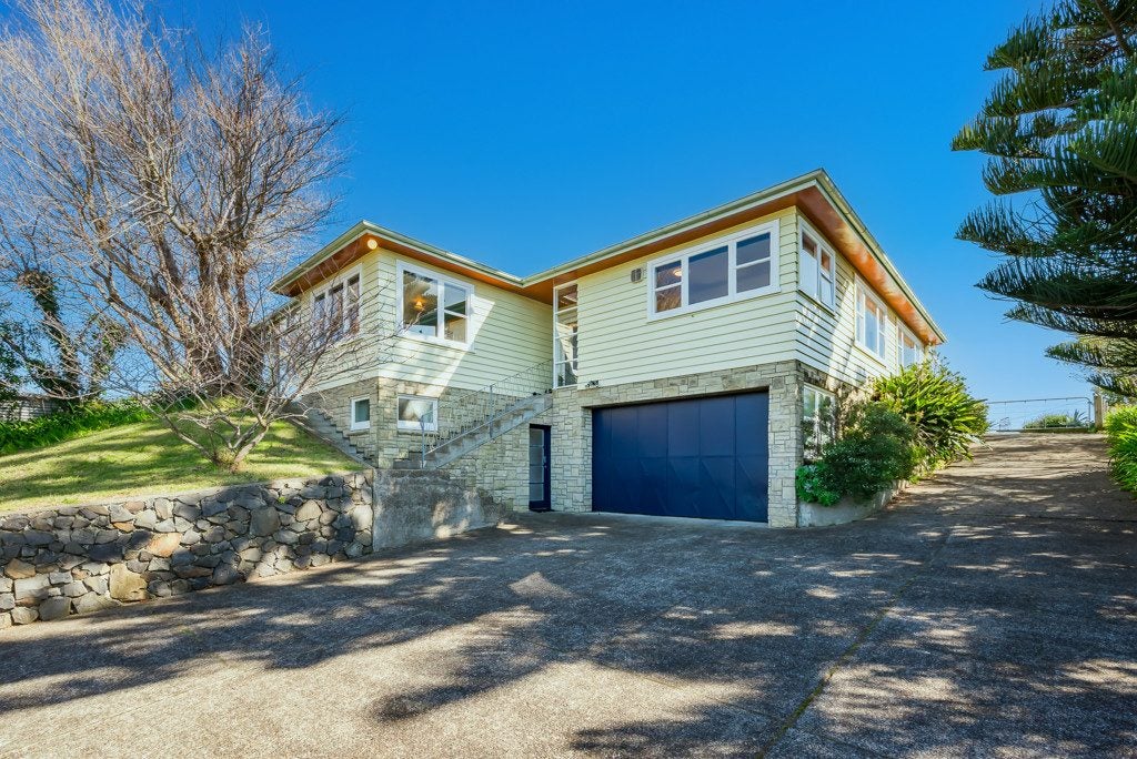 23 Percival Road, Paraparaumu Beach, Paraparaumu - Carousel 1