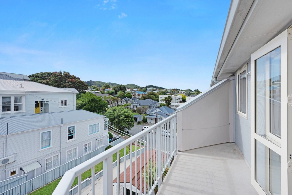 304/72 Herald Street, Berhampore, Wellington - Carousel 1