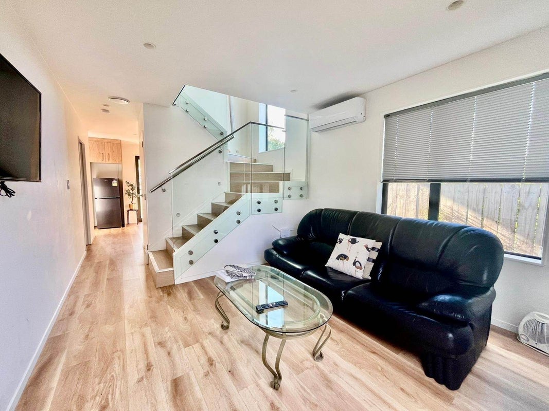 6/30 Ventura Street, Mangere, Auckland - Carousel 2