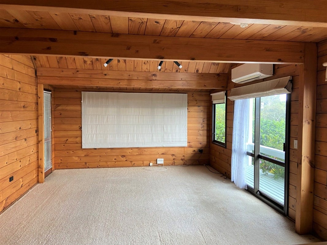 1 Highlands Place, Highlands Park, New Plymouth - Carousel 2