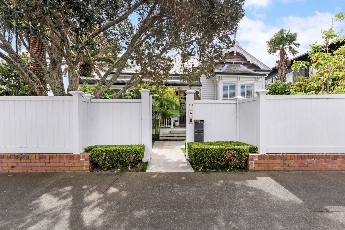 215 Jervois Road, Herne Bay, Auckland - Carousel 14