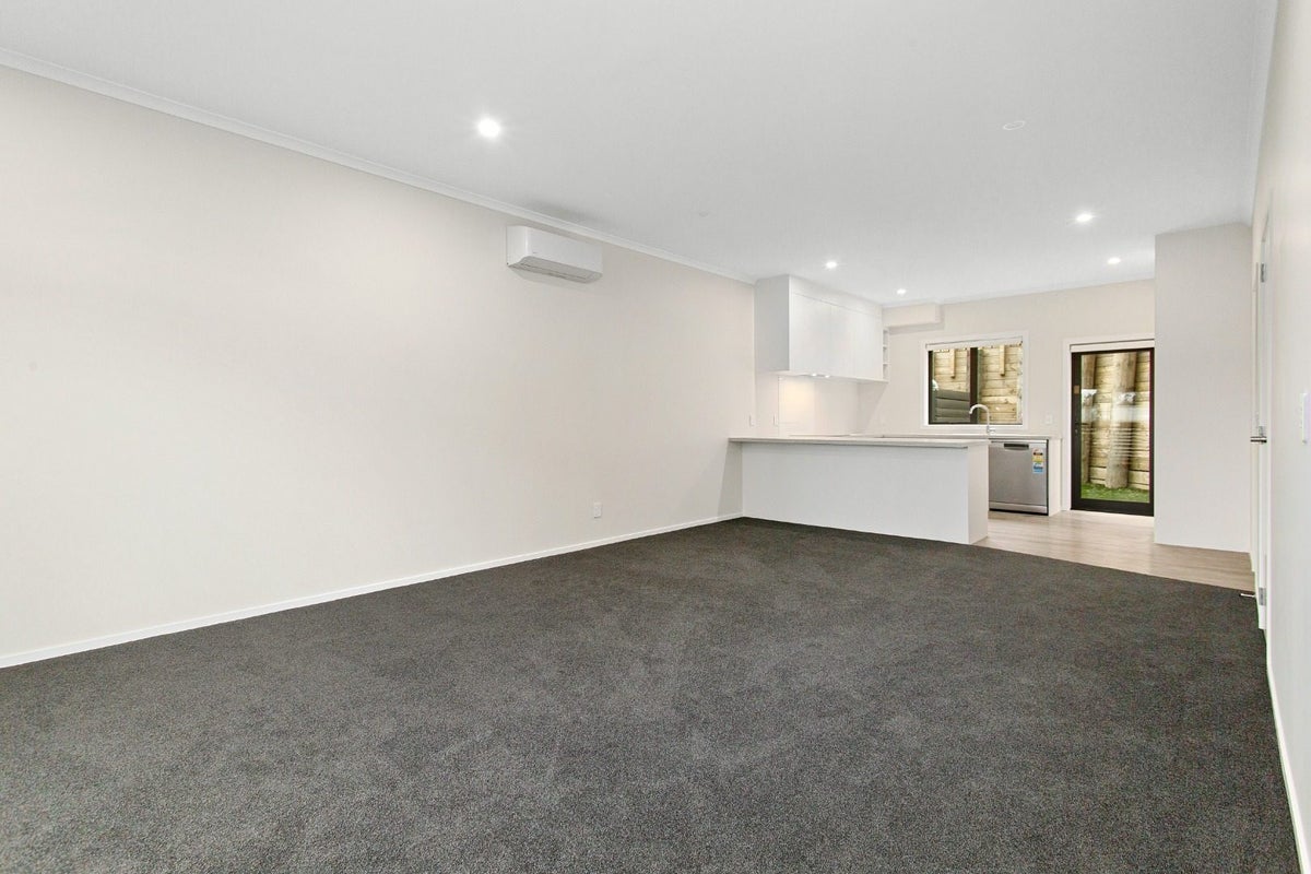 1D Pembroke Street, Tawa, Wellington - Carousel 2