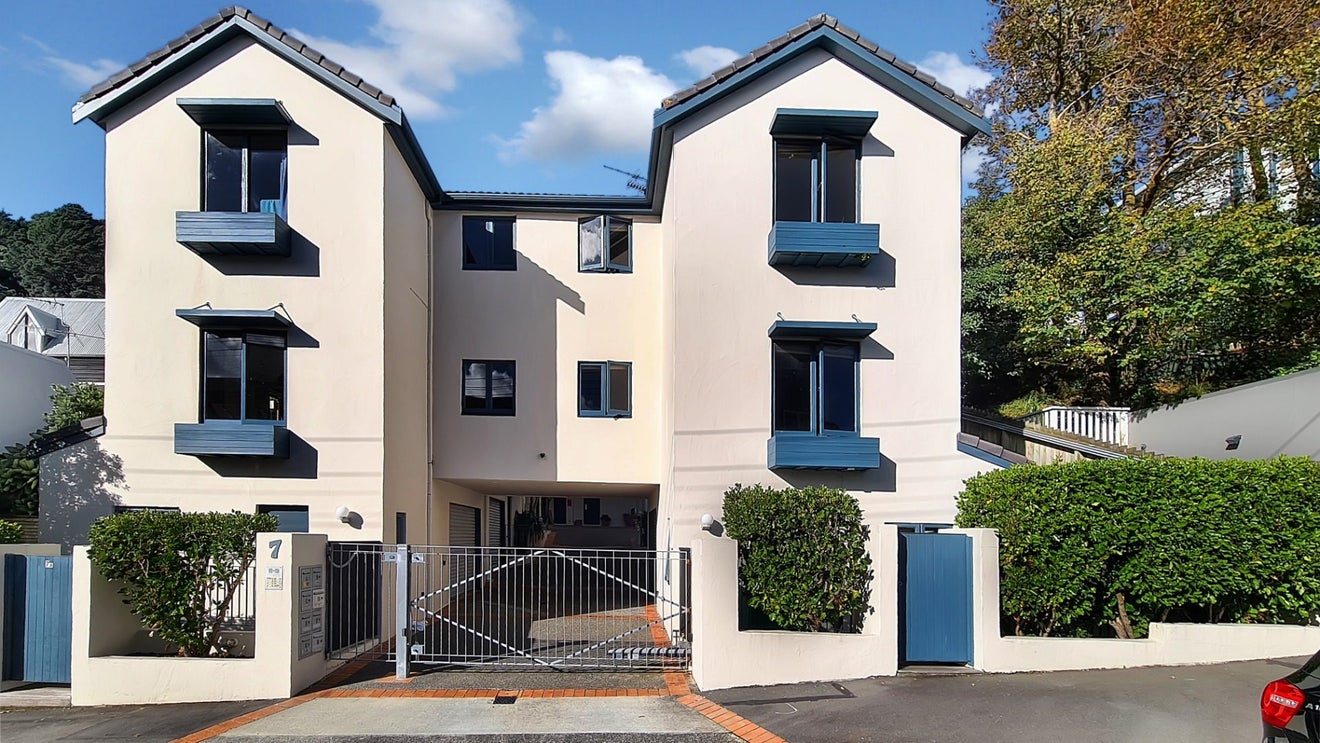 7A Austin Street, Mount Victoria, Wellington - Carousel 1