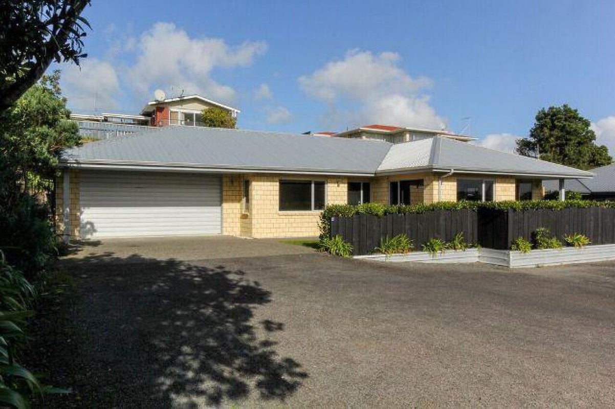 455 Devon Street West, Lynmouth, New Plymouth - Carousel 1