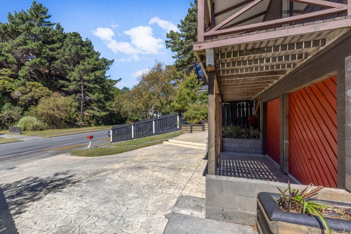 40 Postgate Drive, Whitby, Porirua - Carousel 22