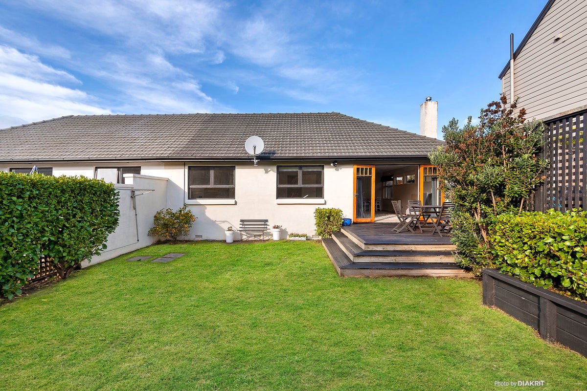 38B Agra Crescent, Khandallah, Wellington - Carousel 2