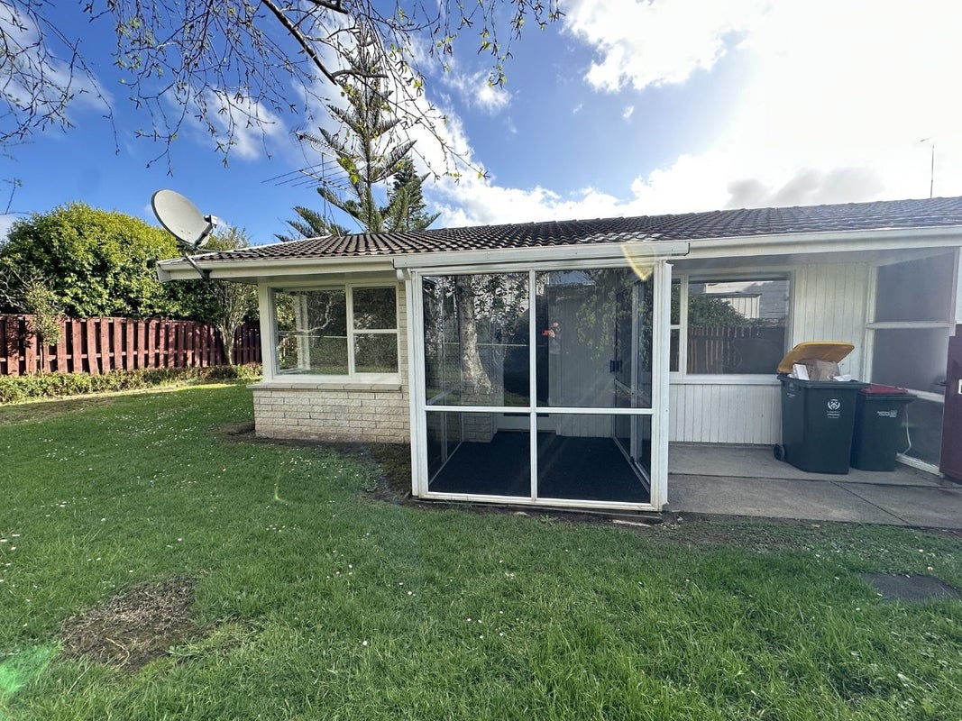 2/375 Pakuranga Road, Pakuranga Heights, Auckland - Carousel 2