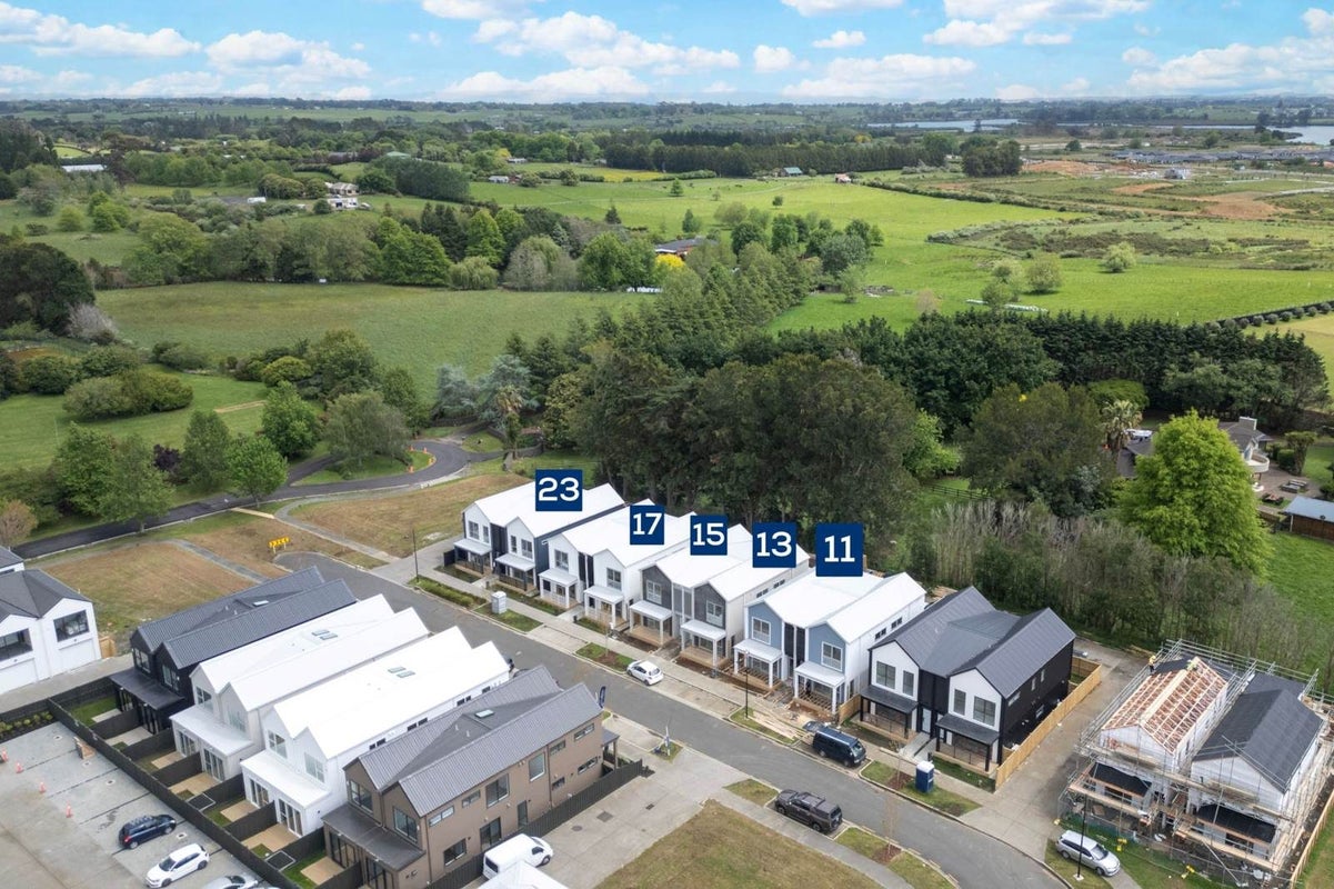 15 Yellow Pear Lane, Karaka, Papakura - Carousel 18