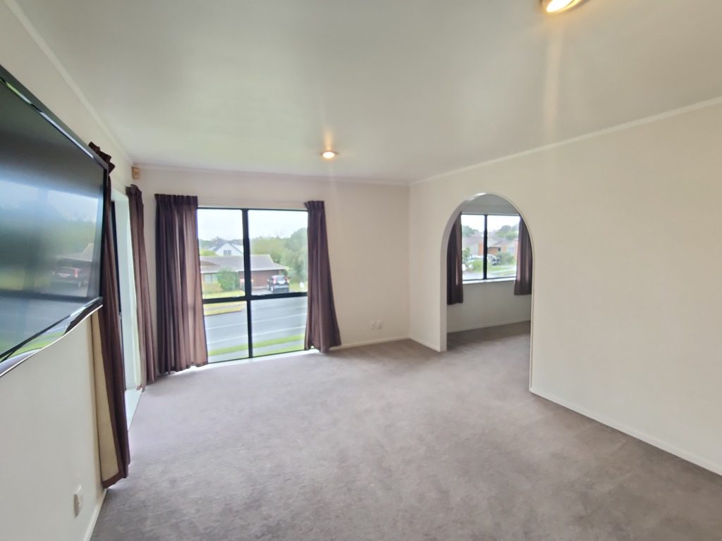 92 Aviemore Drive, Highland Park, Auckland - Carousel 2