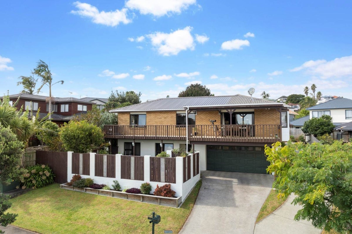 12 Ewhurst Place, Goodwood Heights, Auckland - Carousel 2