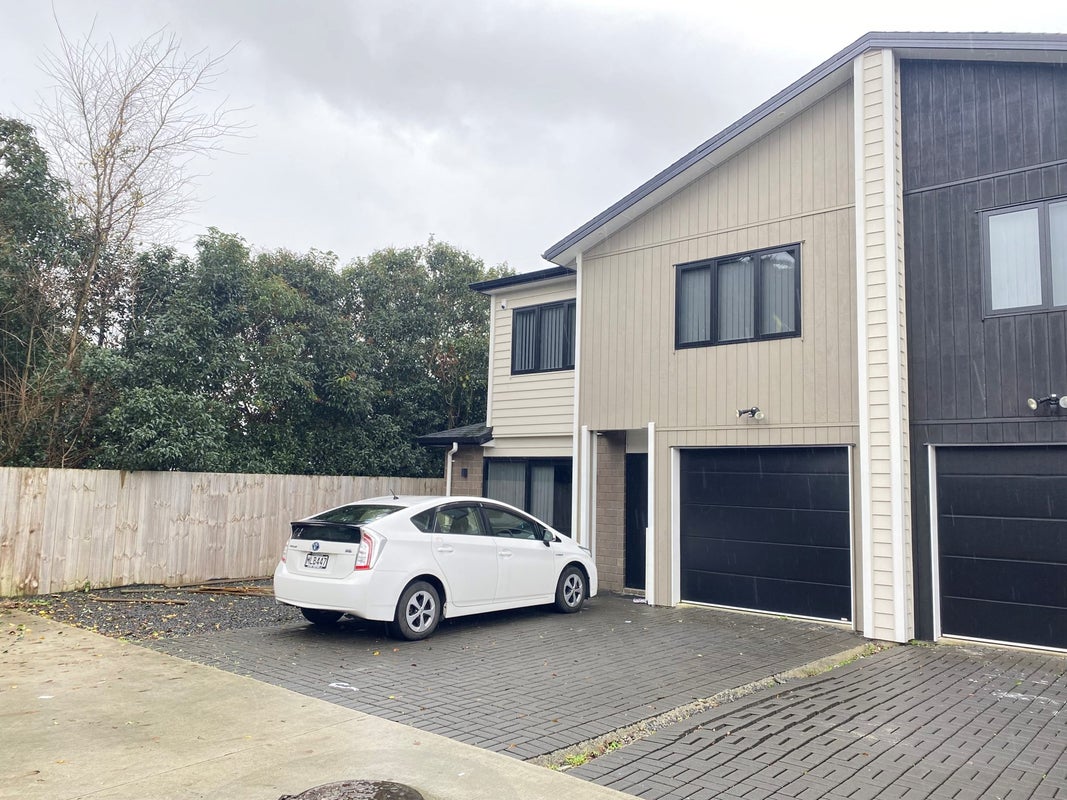 8 Kakaho Way, Papatoetoe, Auckland - Carousel 2
