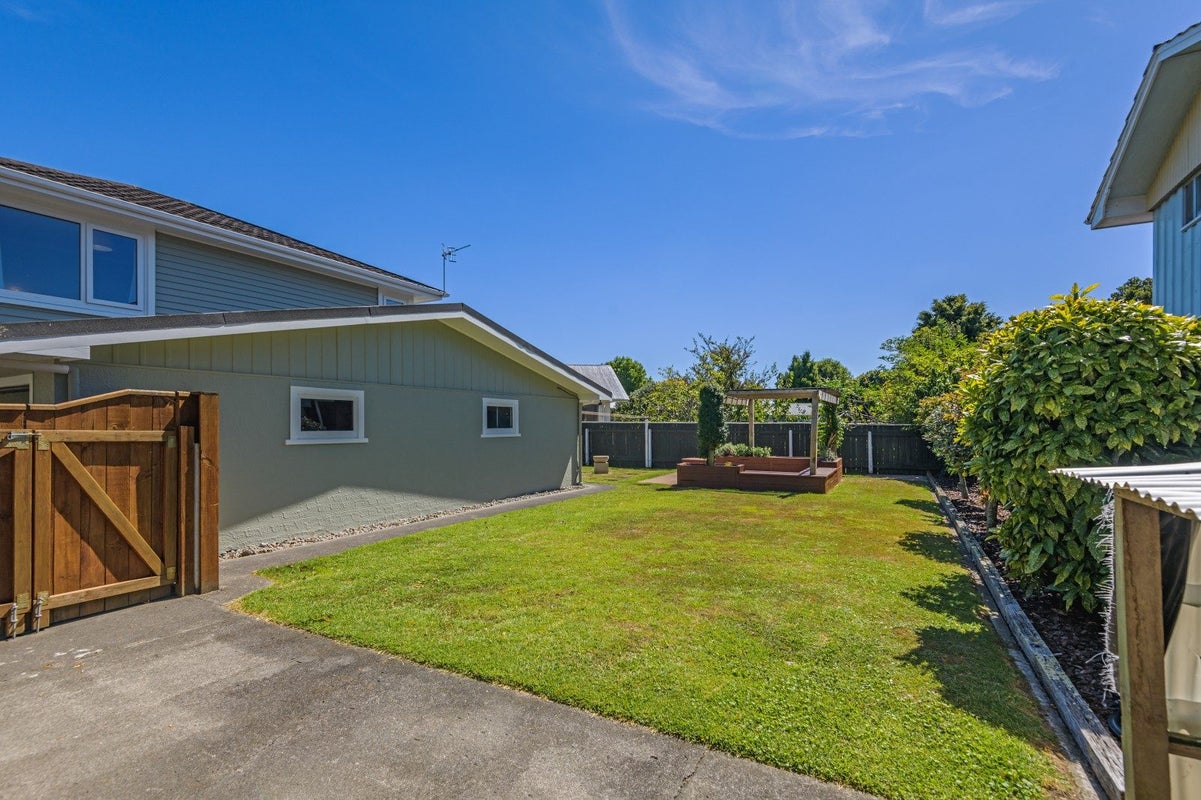 1 Athlone Place, Hokowhitu, Palmerston North - Carousel 26