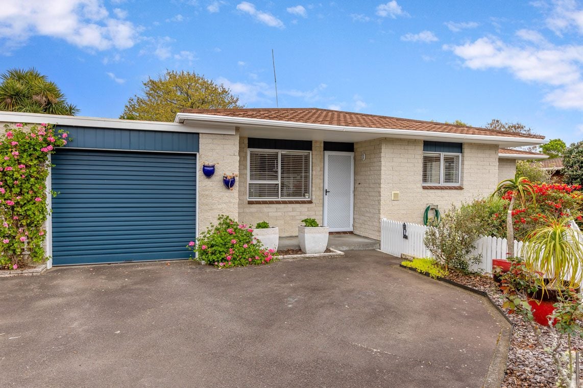 2/10 Nursery PL, Westown, New Plymouth - Carousel 15