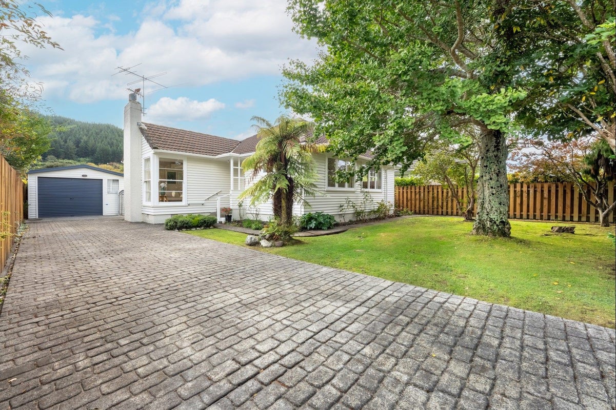 26 McLeod Street, Elderslea, Upper Hutt - Carousel 1