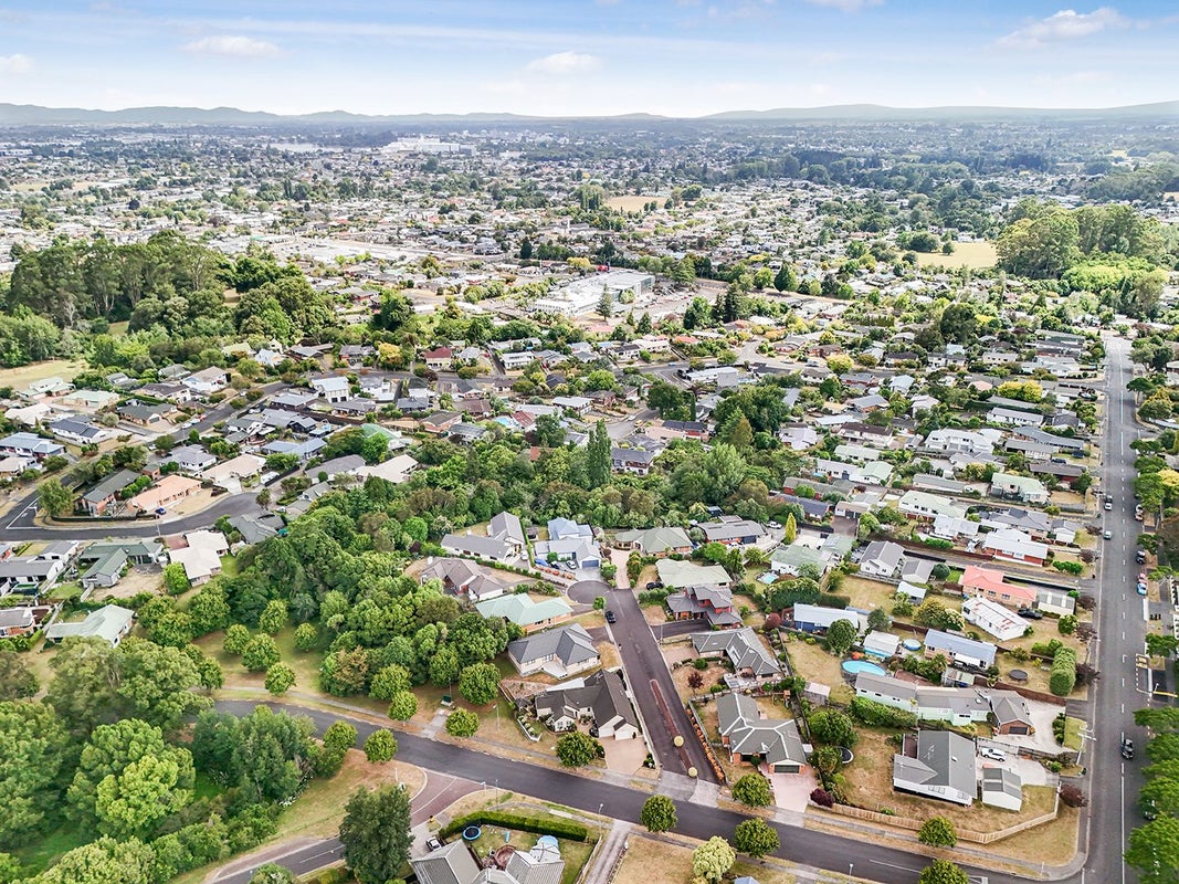 18 John Webb Drive, Glenview, Hamilton - Carousel 27