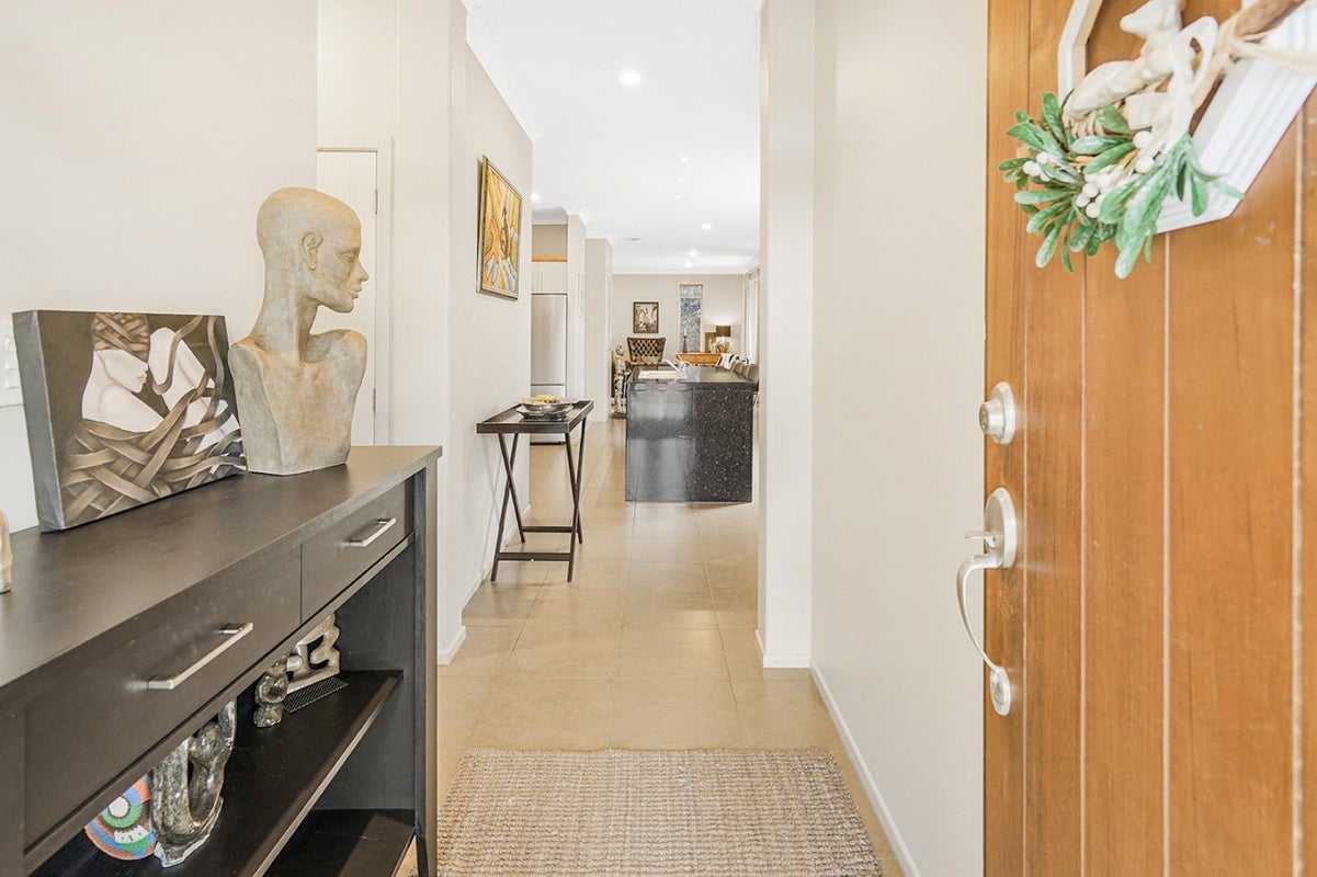 11 Carisbrook Place, Rototuna North, Hamilton - Carousel 2