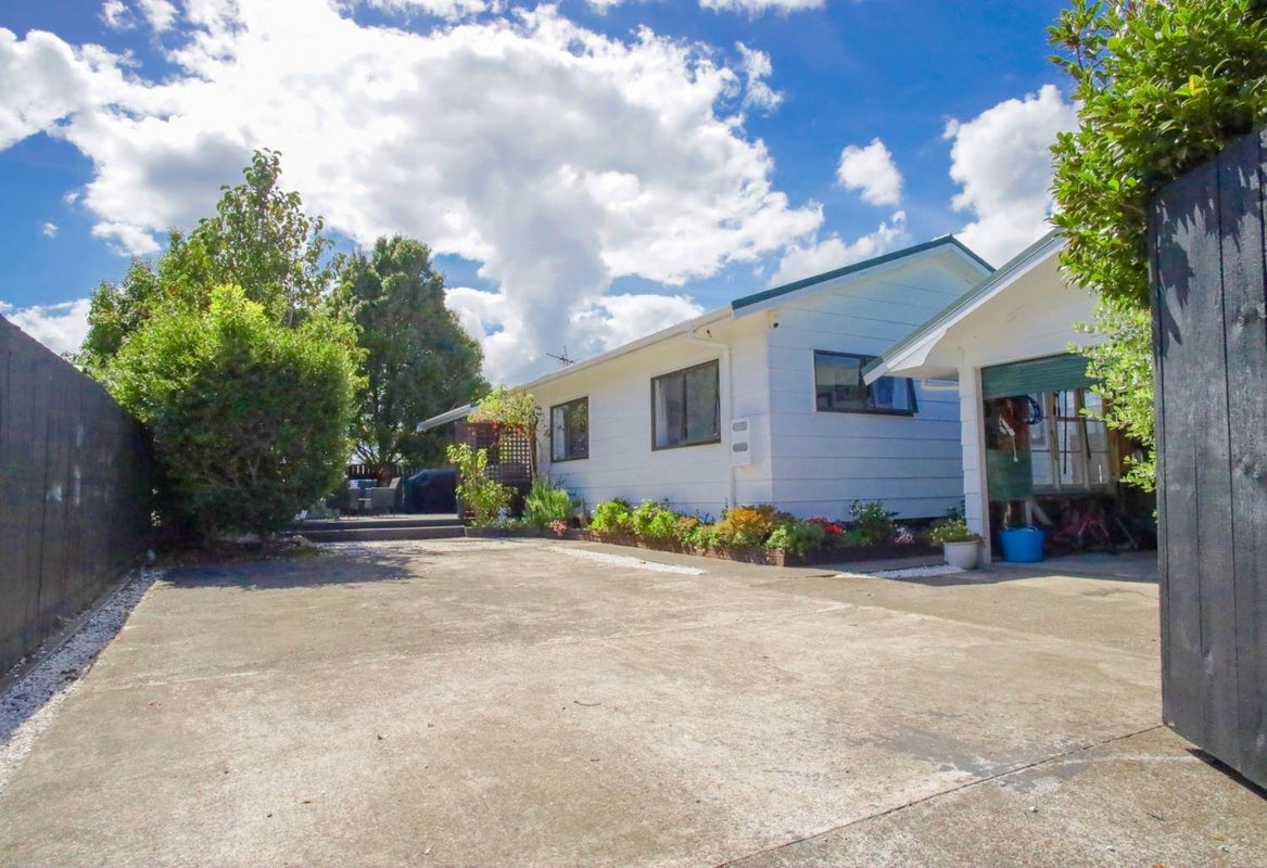 2 Red Hill Road, Red Hill, Papakura - Carousel 1