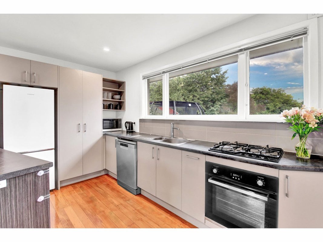 17 Opal Place, Casebrook, Christchurch - Carousel 2
