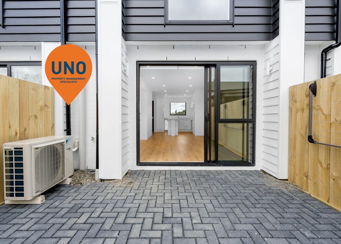 6/2 Windermere Crescent, Blockhouse Bay, Auckland - Carousel 1