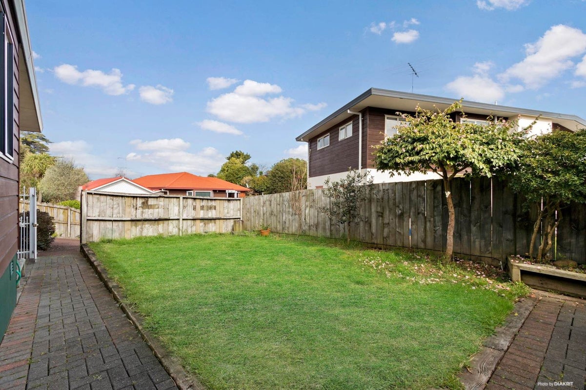 1/63 Gosford Drive, Botany Downs, Auckland - Carousel 15
