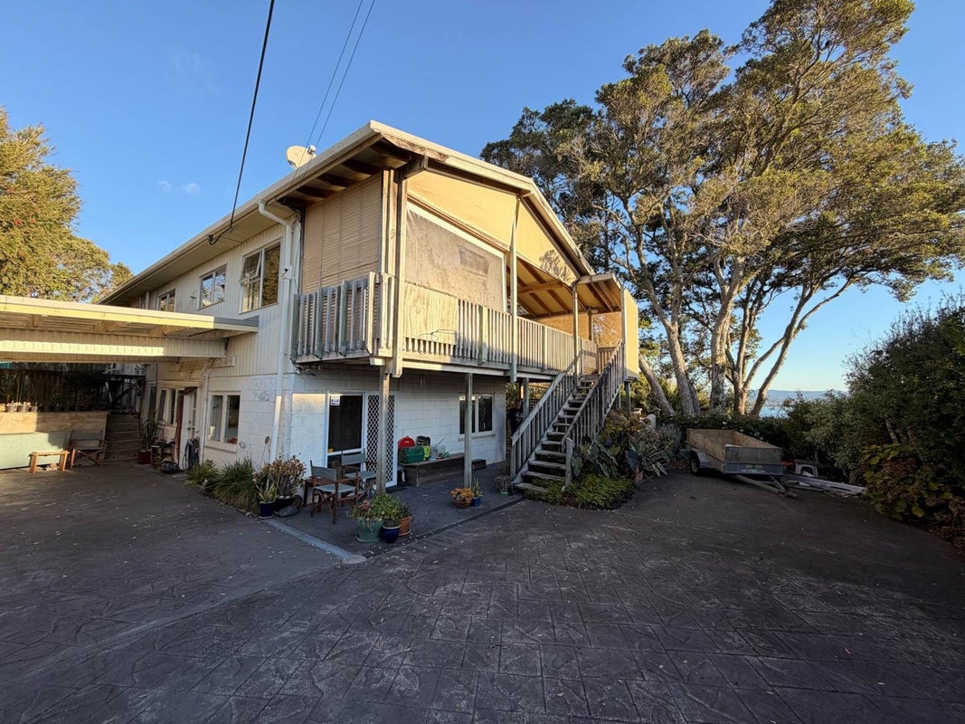 142 Rangatira Road, Beach Haven, Auckland - Carousel 1