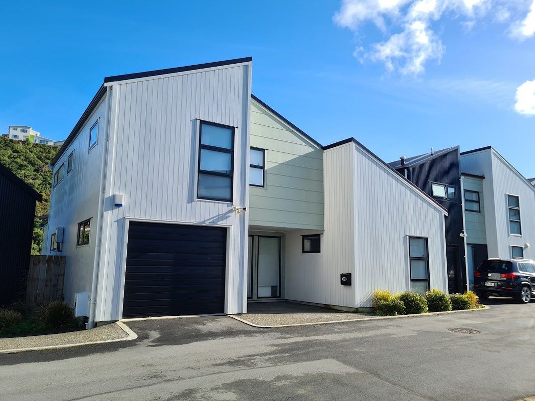 2/98 Westchester Drive, Churton Park, Wellington - Carousel 1