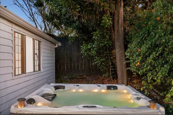 16 Urlich Drive, Ranui, Auckland - Carousel 2