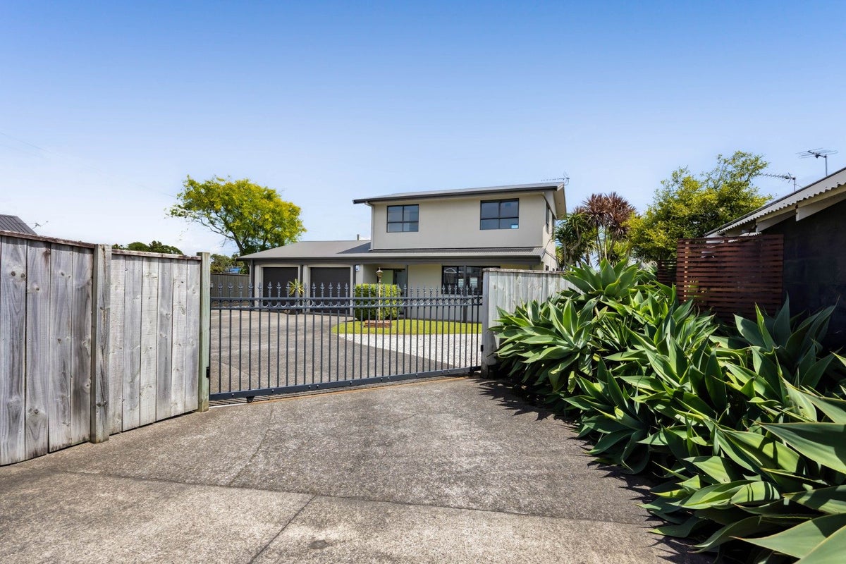 164 Tukapa Street, Westown, New Plymouth - Carousel 21