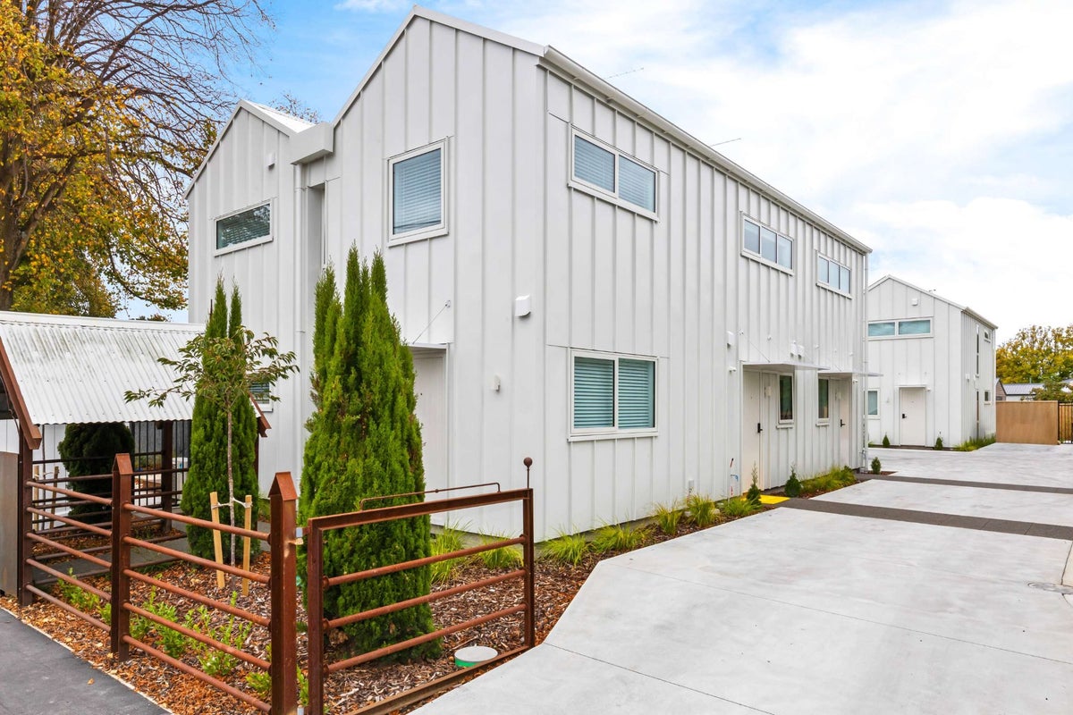 3/160 Hills Road, Edgeware, Christchurch - Carousel 1