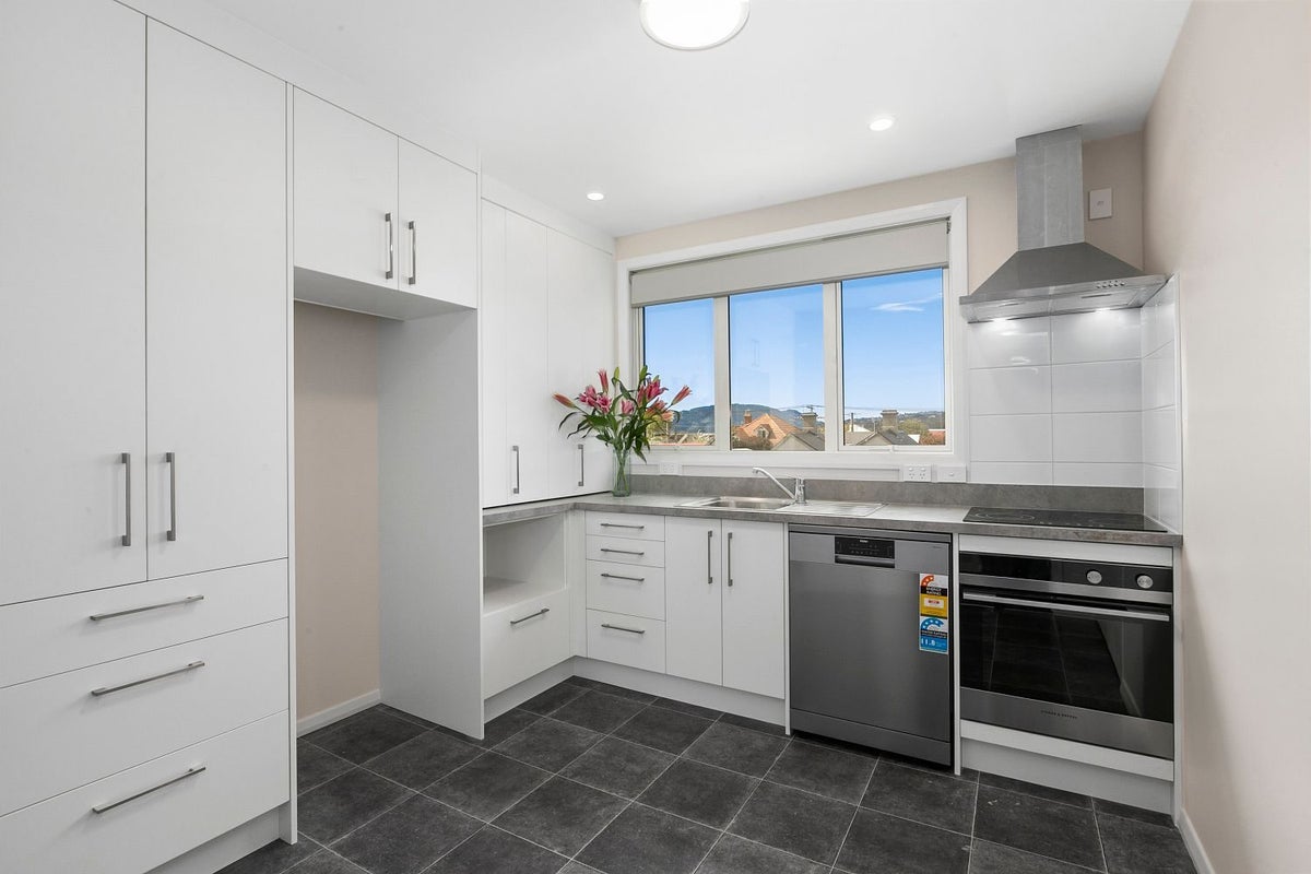 3/13 Prince Albert Road, Saint Kilda, Dunedin - Carousel 2