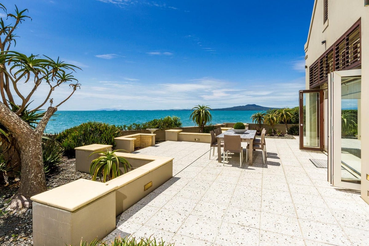 3A Holiday Road, Milford, Auckland - Carousel 2