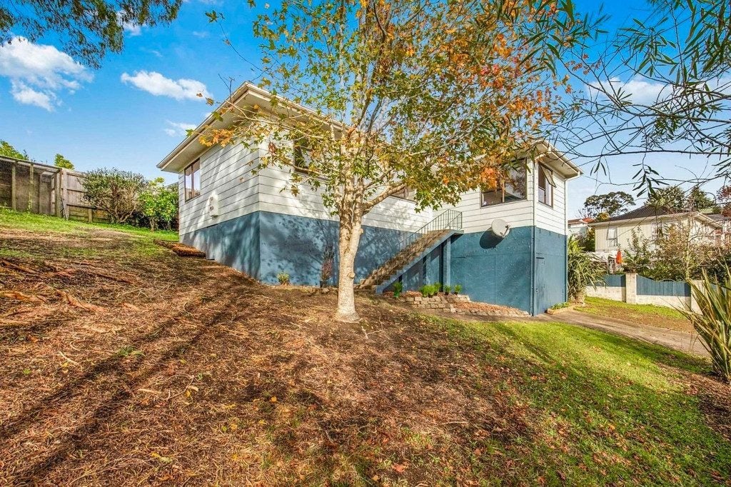 87 Solar Road, Glen Eden, Auckland - Carousel 1