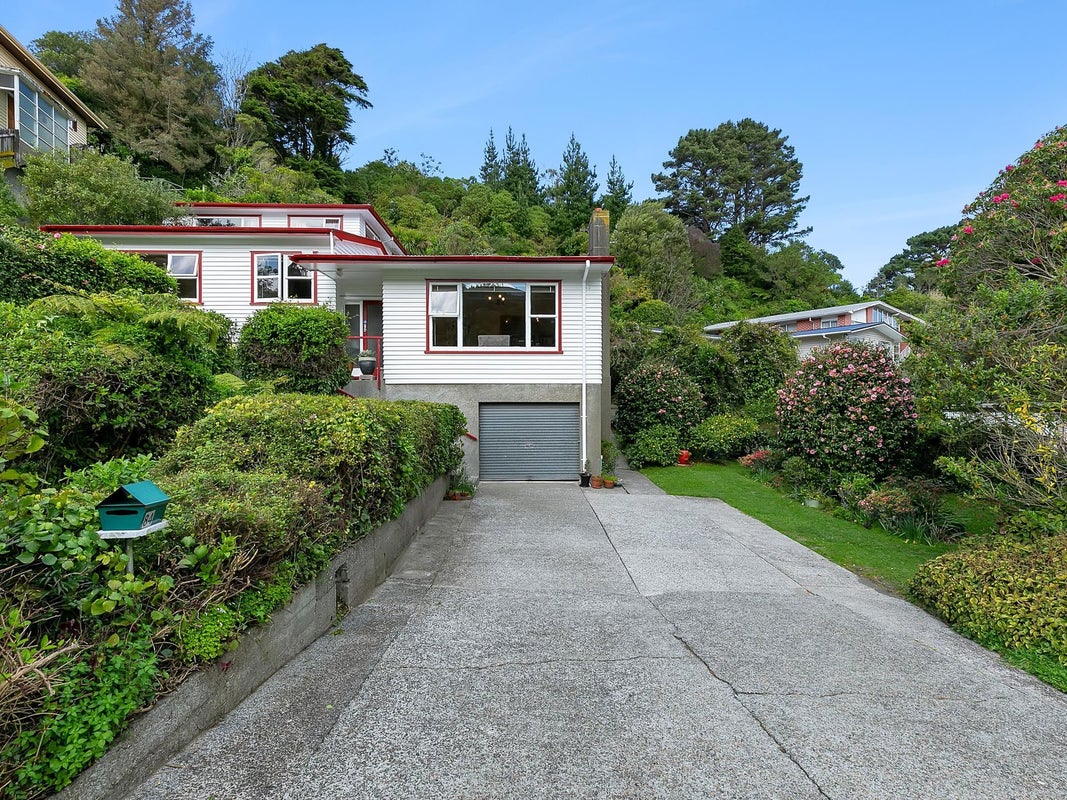 84 Newlands Road, Newlands, Wellington - Carousel 1