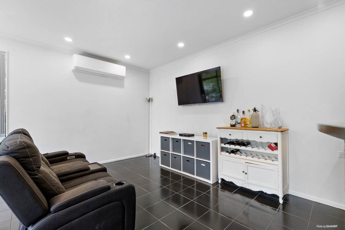 28 Waterview Downs, Waterview, Auckland - Carousel 2