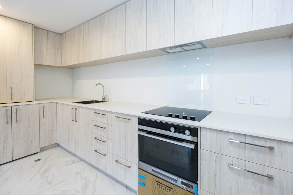 9/10 Rainey Grove, Taita, Lower Hutt - Carousel 21