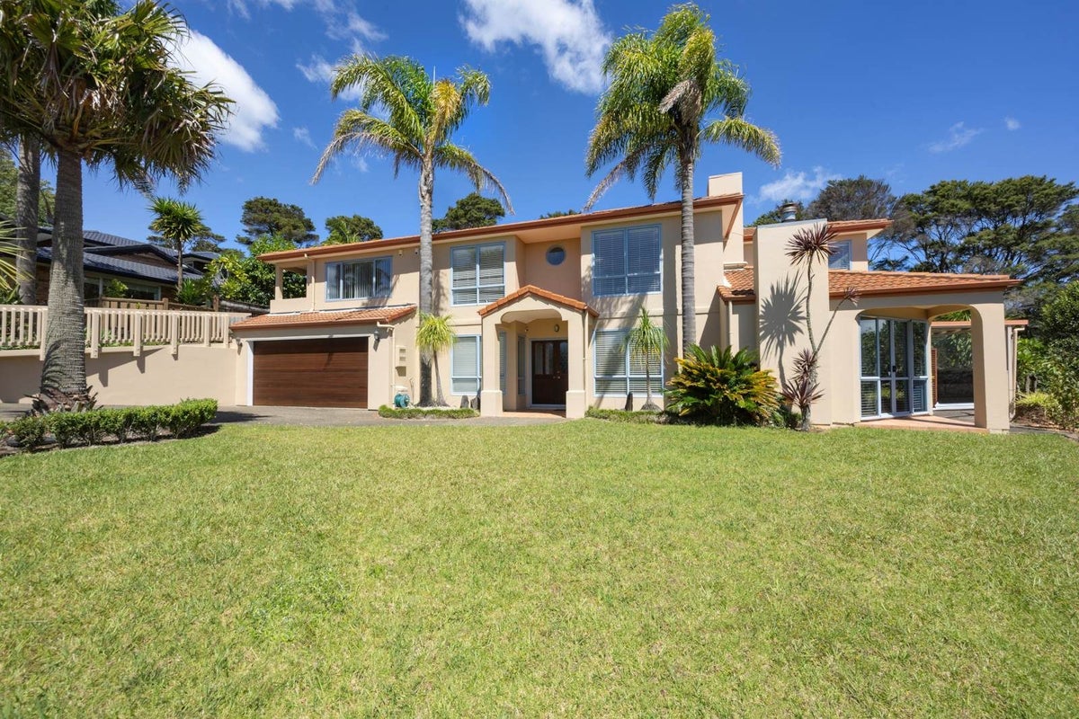47 Chamari Close, Titirangi, Auckland - Carousel 1