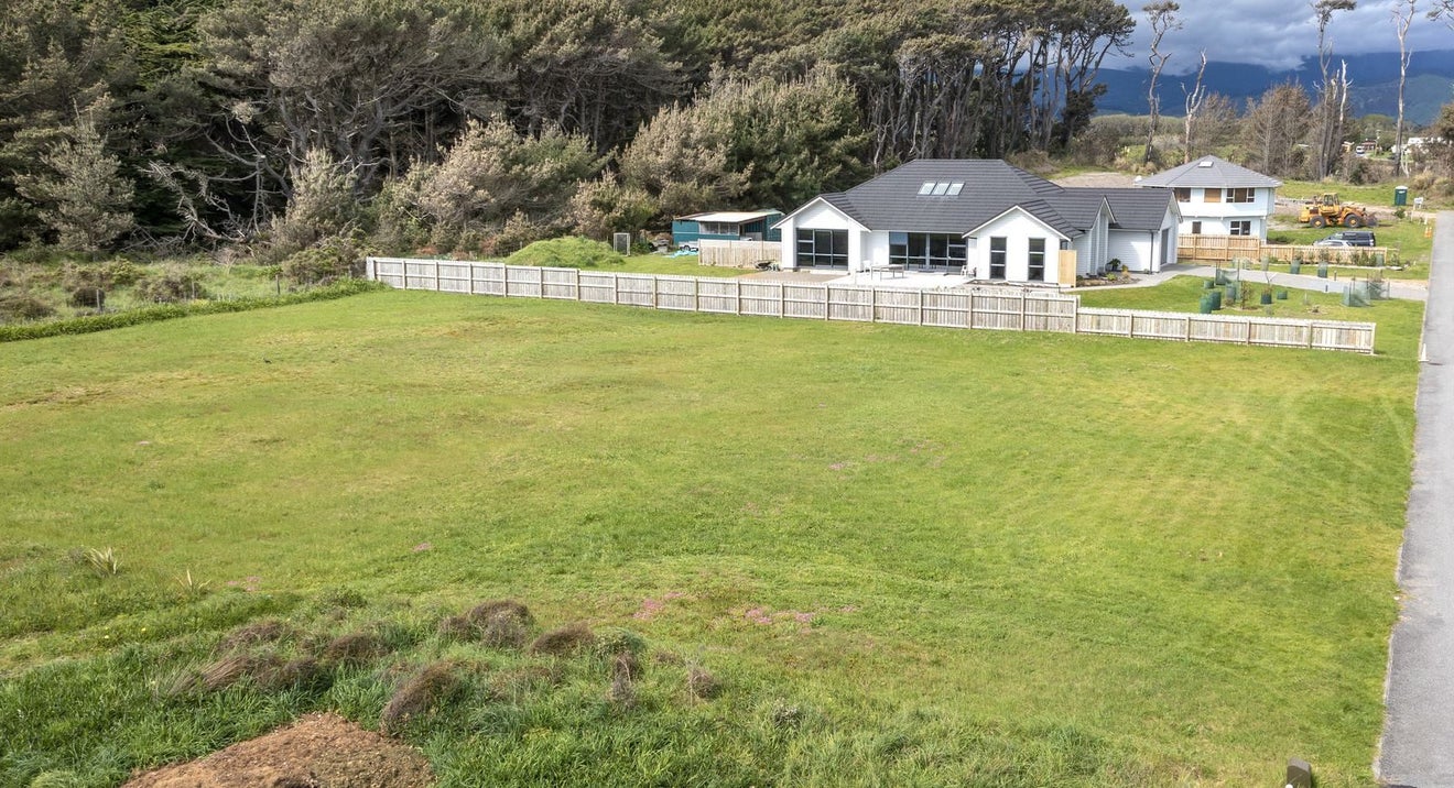 4B Rangiuru Road, Otaki Beach, Otaki - Carousel 1