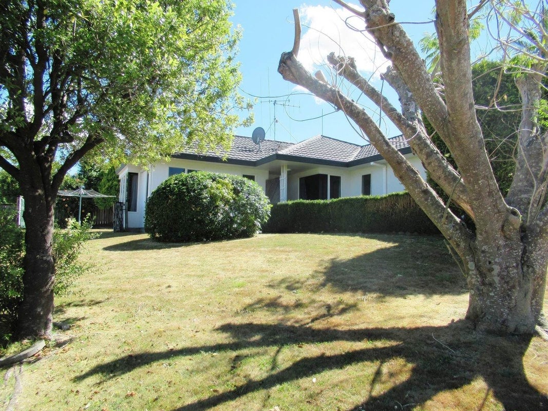 1 Molyneux Place, Welcome Bay, Tauranga - Carousel 2