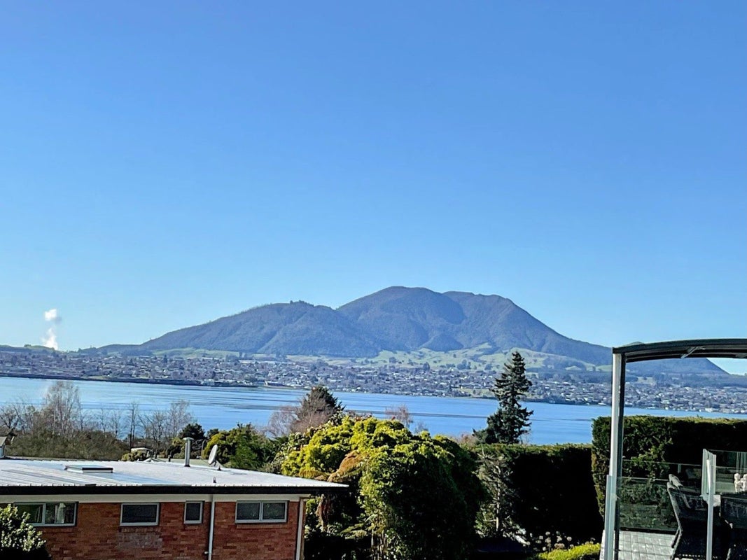 11 Earle Place, Acacia Bay, Taupo - Carousel 23